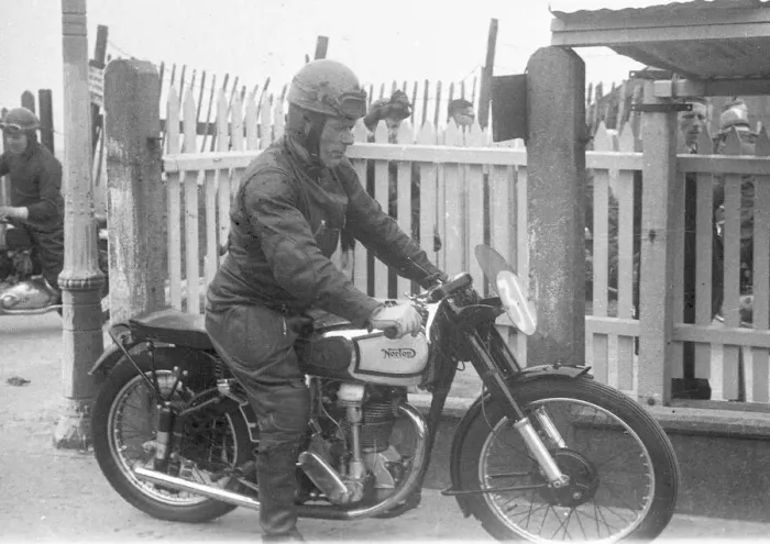 Framed Print : Bill Camier (Norton) 1949 Junior Clubman TT Framed Print : Bill Camier (Norton) 1949 Junior Clubman TT
