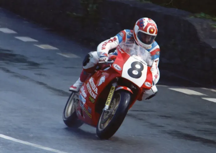 Framed Print : Carl Fogarty (Honda) 1990 Senior TT
