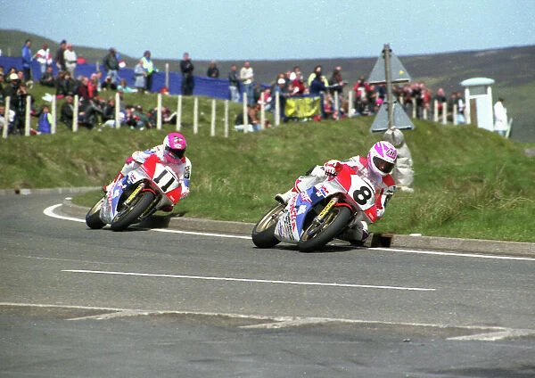 Carl Fogarty and Steve Hislop (Honda) 1991 Formula One TT