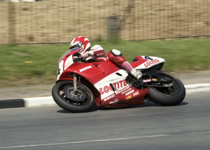 Framed Print : Carl Fogarty (Yamaha) 1992 Senior TT Framed Print : Carl Fogarty (Yamaha) 1992 Senior TT
