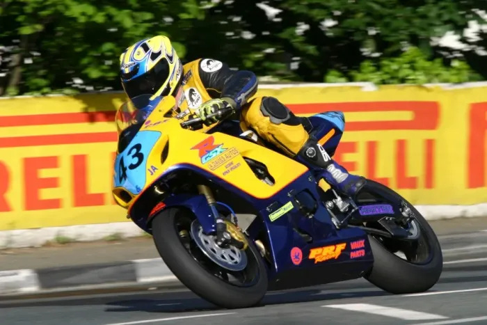Framed Print : Carl Rennie (Suzuki) 2004 Junior TT Framed Print : Carl Rennie (Suzuki) 2004 Junior TT