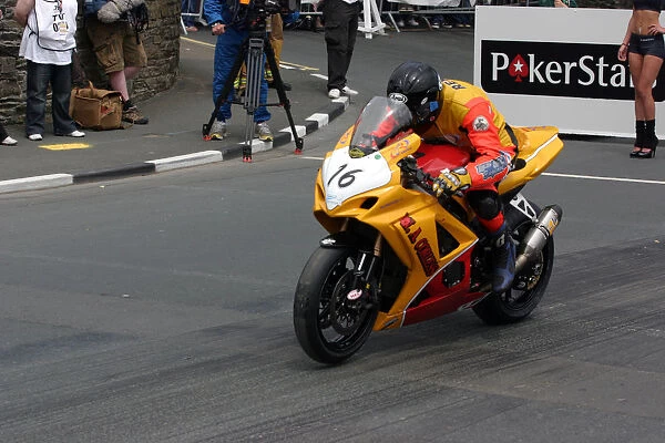 Carl Rennie (Suzuki) 2009 Superbike TT
