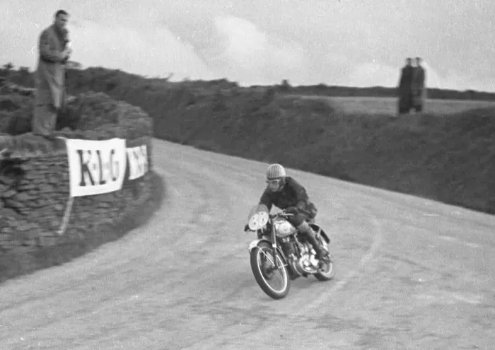 Framed Print : Carleton Macartney (BSA) 1950 Junior Clubman TT Framed Print : Carleton Macartney (BSA) 1950 Junior Clubman TT