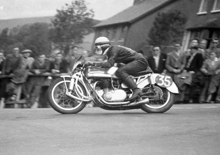 Framed Print : Cecil Sandford (BSA) 1952 Senior TT Framed Print : Cecil Sandford (BSA) 1952 Senior TT