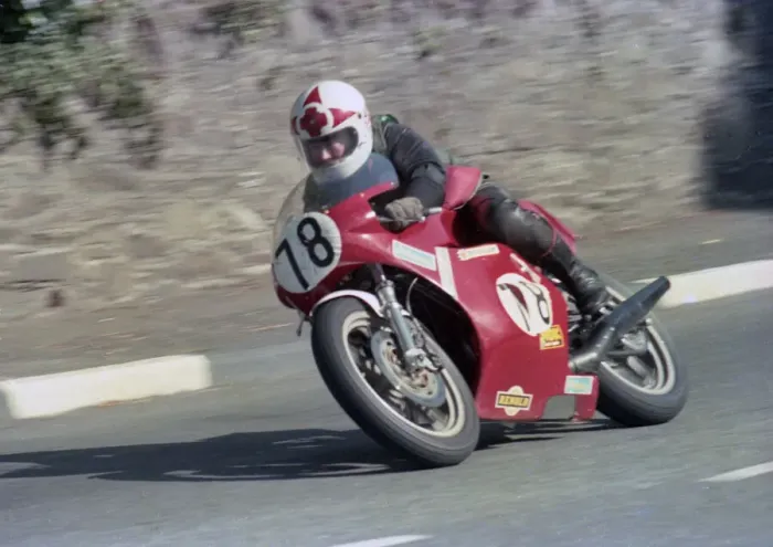 Framed Print : Chad Bendeen (Yamaha) 1982 Senior Manx Grand Prix