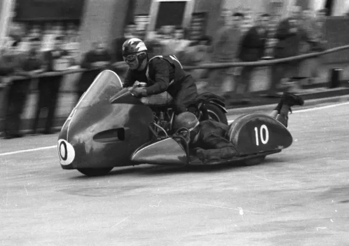 Framed Print : Charlie Freeman & Billie Nelson (Norton) 1960 Sidecar TT Framed Print : Charlie Freeman & Billie Nelson (Norton) 1960 Sidecar TT