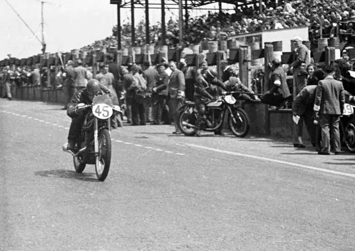 Framed Print : Charlie Gray (AJS) 1950 Senior TT
