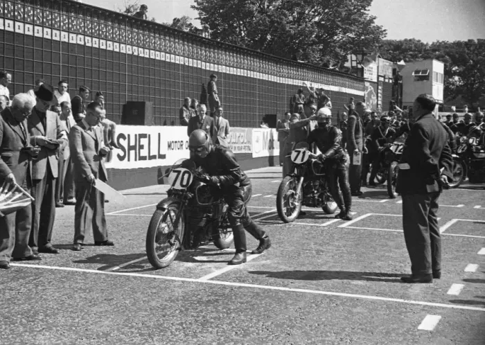 Framed Print : Charlie Salt (Velocette) 1950 Junior TT Framed Print : Charlie Salt (Velocette) 1950 Junior TT