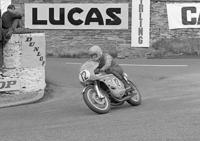 Framed Print : Charlie Sanby (Suzuki) 1972 Senior TT Framed Print : Charlie Sanby (Suzuki) 1972 Senior TT