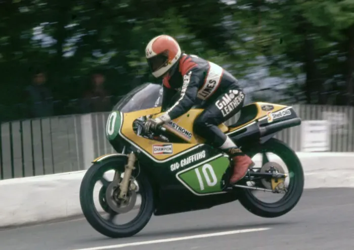 Framed Print : Chas Mortimer (Armstrong) 1983 Junior TT Framed Print : Chas Mortimer (Armstrong) 1983 Junior TT