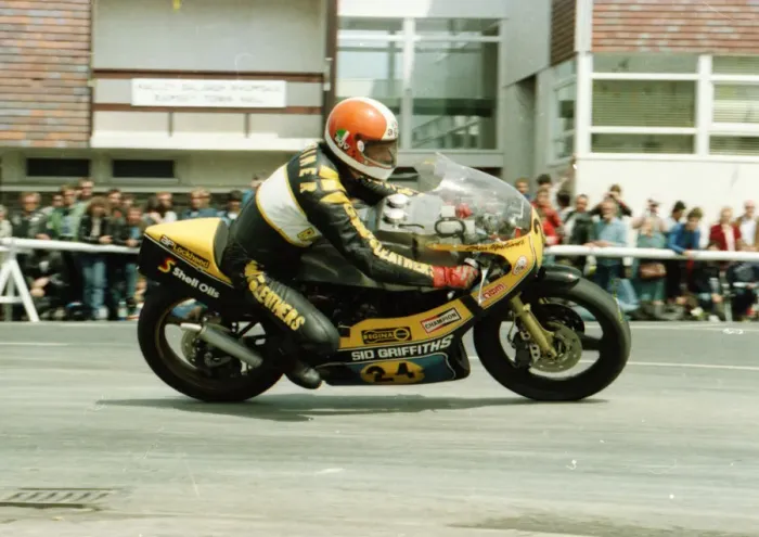 Framed Print : Chas Mortimer (Bartol) 1984 Senior TT Framed Print : Chas Mortimer (Bartol) 1984 Senior TT
