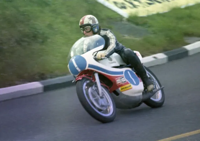 Framed Print : Chas Mortimer (Yamaha) 1972 Junior TT Framed Print : Chas Mortimer (Yamaha) 1972 Junior TT