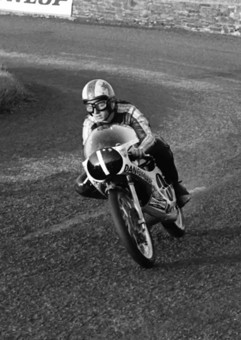 Framed Print : Chas Mortimer (Yamaha) 1972 Ultra Lightweight TT Framed Print : Chas Mortimer (Yamaha) 1972 Ultra Lightweight TT
