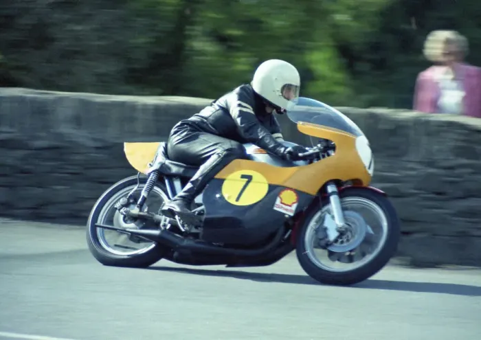Framed Print : Chas Weild (Yamaha) 1974 Senior Manx Grand Prix Framed Print : Chas Weild (Yamaha) 1974 Senior Manx Grand Prix