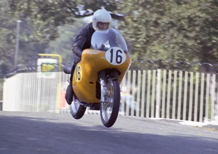 Framed Print : Chas Wield (Norton) 1971 Senior Manx Grand Prix Framed Print : Chas Wield (Norton) 1971 Senior Manx Grand Prix