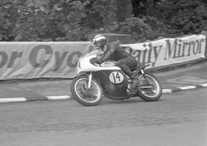 Framed Print : Chris Conn (Norton) 1965 Senior TT Framed Print : Chris Conn (Norton) 1965 Senior TT