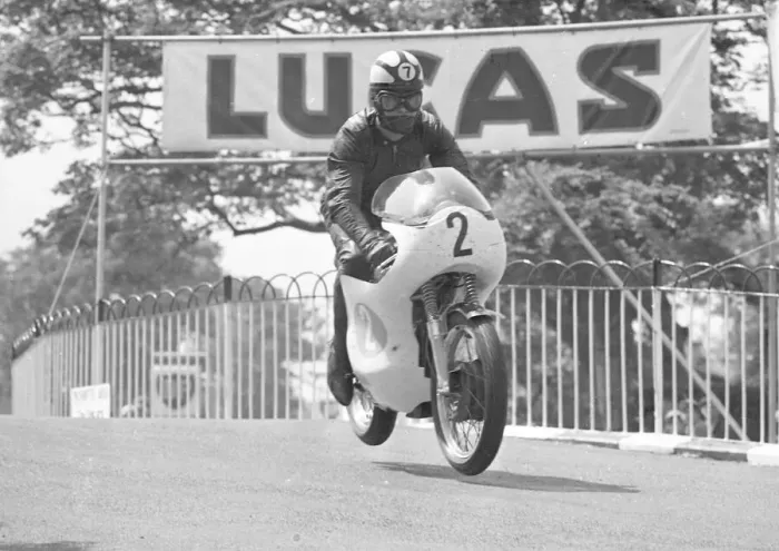 Framed Print : Chris Conn (Norton) 1967 Junior TT Framed Print : Chris Conn (Norton) 1967 Junior TT