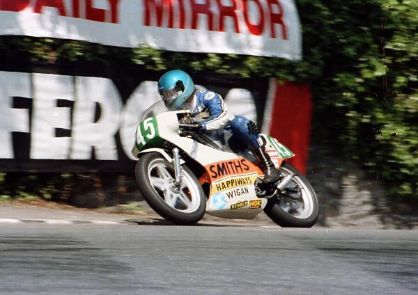 Chris Faulkner (Yamaha) 1984 Junior TT
