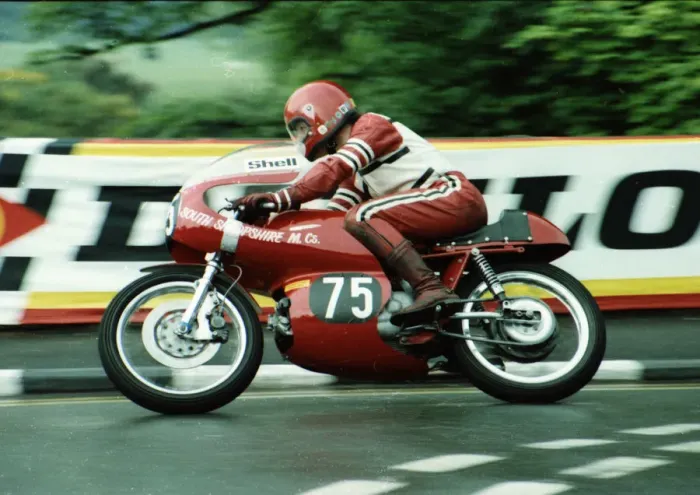 Framed Print : Chris Griffiths (Aermacchi) 1980 Formula 3 TT Framed Print : Chris Griffiths (Aermacchi) 1980 Formula 3 TT