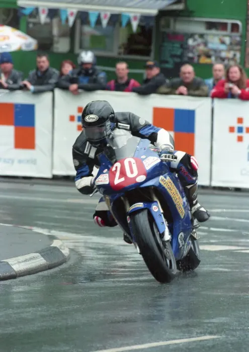 Framed Print : Chris Heath (Yamaha) 2000 Production TT