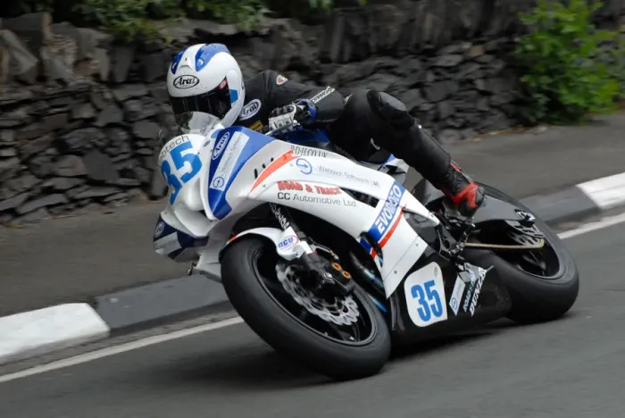 Framed Print : Chris Heath (Yamaha) 2009 Supersport TT Framed Print : Chris Heath (Yamaha) 2009 Supersport TT
