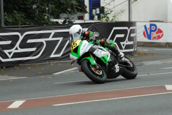 Framed Print : Chris Hook (Kawasaki) 2015 Senior Manx Grand Prix Framed Print : Chris Hook (Kawasaki) 2015 Senior Manx Grand Prix