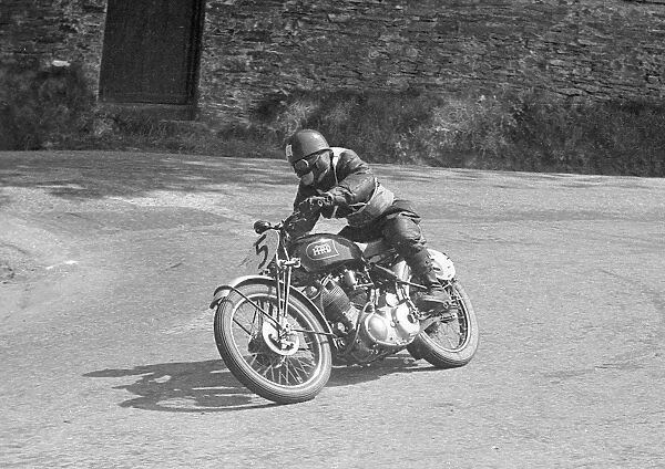 Chris Horn (Vincent) 1949 1000cc Clubman TT