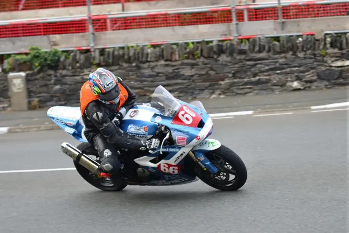 Framed Print : Chris Mitchell (Suzuki) 2013 Newcomers Manx Grand Prix