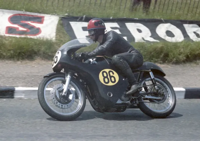 Framed Print : Chris Neve (Matchless) 1967 Senior TT Framed Print : Chris Neve (Matchless) 1967 Senior TT