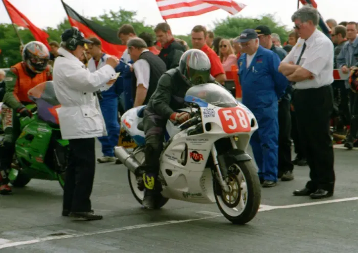 Framed Print : Chris Petty (Suzuki) 1999 Production TT Framed Print : Chris Petty (Suzuki) 1999 Production TT