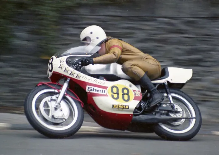 Framed Print : Chris Revett (Revett Yamaha) 1974 Senior Manx Grand Prix Framed Print : Chris Revett (Revett Yamaha) 1974 Senior Manx Grand Prix