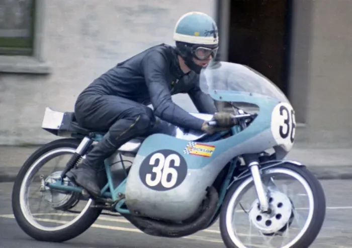 Framed Print : Chris Rogers (Moto Wizard) 1969 Ultra Lightweight TT Framed Print : Chris Rogers (Moto Wizard) 1969 Ultra Lightweight TT
