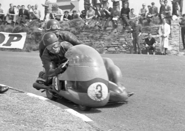 Framed Print : Chris Vncent & Eric Bliss (BSA) 1962 Sidecar TT Framed Print : Chris Vncent & Eric Bliss (BSA) 1962 Sidecar TT
