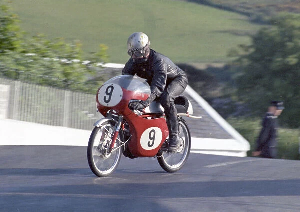 Chris Walpole (Honda) 1968 50cc TT