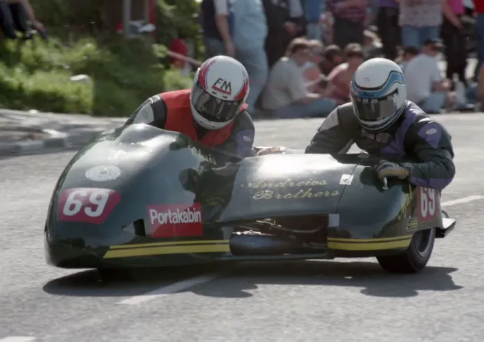 Framed Print : Christopher Andrews & Malcolm Andrews (Windle Yamaha) 1993 Sidecar TT Framed Print : Christopher Andrews & Malcolm Andrews (Windle Yamaha) 1993 Sidecar TT