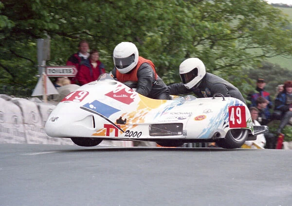 Claude Montagnier & Gerard Midrouet (Kawasaki Windle) 2000 Sidecar TT