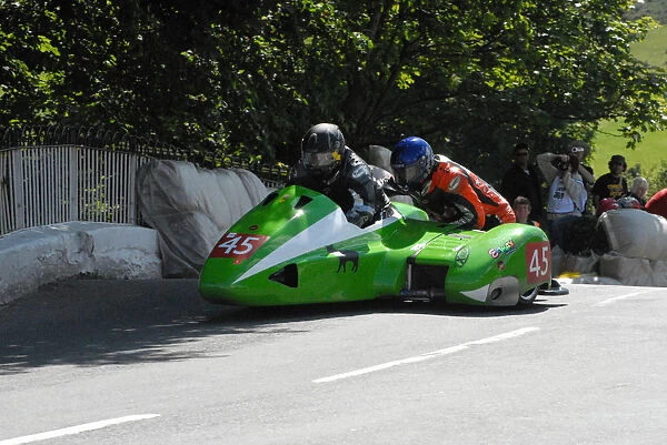Claude Montagnier & Laurent Seyeux (LCR Kawasaki) 2009 Sidecar TT
