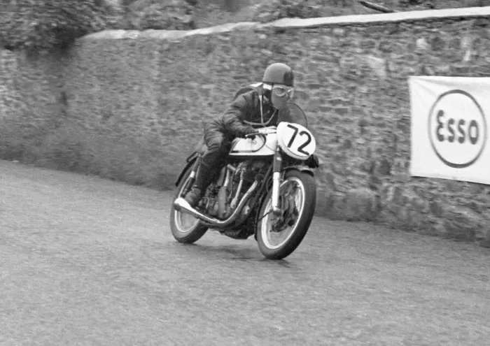 Framed Print : Bill Cleugh (Norton) 1954 Senior TT Framed Print : Bill Cleugh (Norton) 1954 Senior TT