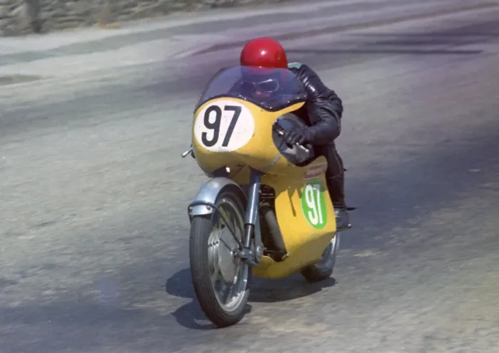 Framed Print : Cliff Lawson (Greeves) 1969 Lightweight TT Framed Print : Cliff Lawson (Greeves) 1969 Lightweight TT