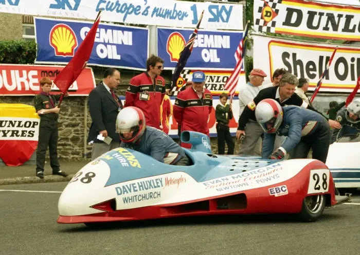 Framed Print : Cliff Pritchard & Clive Price (Suzuki CPR) 1988 Sidecar TT