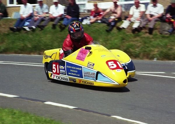 Cliff Pritchard & Kevin Morgan (Baker Honda) 2002 Sidecar TT