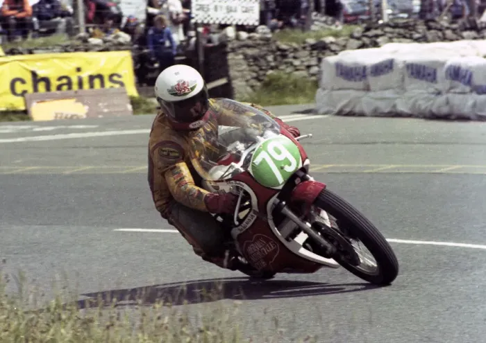 Framed Print : Colin Bevan (Yamaha) 1980 Junior TT Framed Print : Colin Bevan (Yamaha) 1980 Junior TT