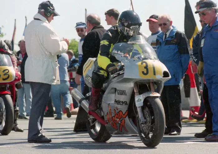 Framed Print : Colin Breeze (Kawasaki) 2000 Senior TT Framed Print : Colin Breeze (Kawasaki) 2000 Senior TT