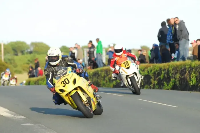 Framed Print : Colin Croft (Suzuki) 2015 Southern 100 Framed Print : Colin Croft (Suzuki) 2015 Southern 100