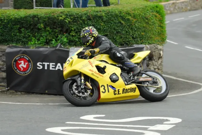 Framed Print : Colin Croft (Suzuki) 2016 Southern 100 Framed Print : Colin Croft (Suzuki) 2016 Southern 100