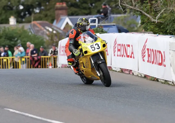 Framed Print : Colin Croft Suzuki 2022 Classic Superbike Manx Grand Prix