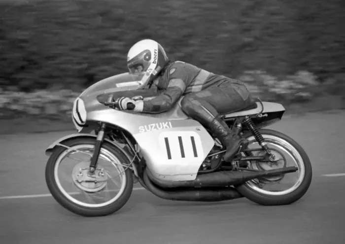 Framed Print : Colin Hardman (Suzuki) 1986 Classic Junior Manx Grand Prix Framed Print : Colin Hardman (Suzuki) 1986 Classic Junior Manx Grand Prix
