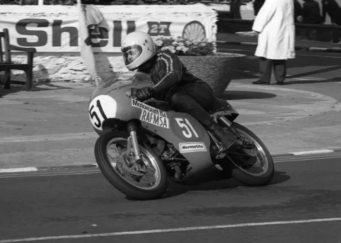 Framed Print : Colin Marrs (Aermacchi) 1977 Lightweight Manx Grand Prix Framed Print : Colin Marrs (Aermacchi) 1977 Lightweight Manx Grand Prix