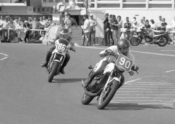 Framed Print : Colin Marshall (Yamaha) and Steve Murray (Honda) 1984 Production TT Framed Print : Colin Marshall (Yamaha) and Steve Murray (Honda) 1984 Production TT