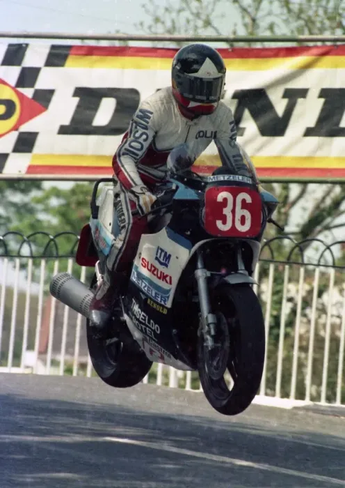 Framed Print : Colin Wilson (Suzuki) 1986 Production A TT Framed Print : Colin Wilson (Suzuki) 1986 Production A TT